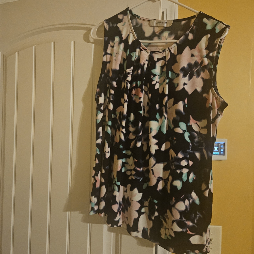 Jones Studio Black Multicolor Floral Blouse
